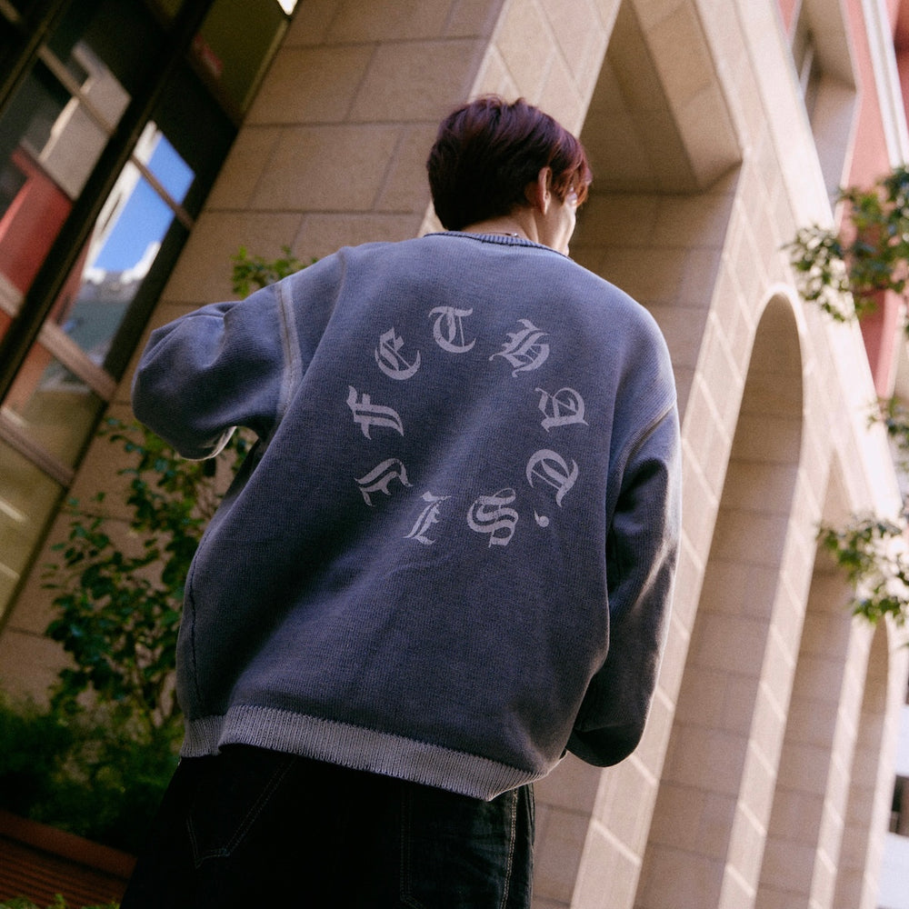 Vintage styles Circle logo knit