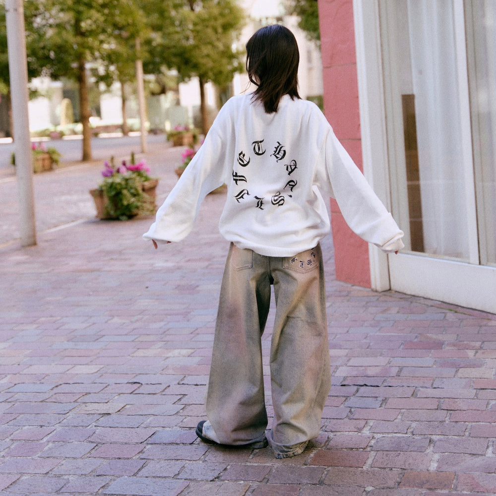 Vintage styles Circle logo knit