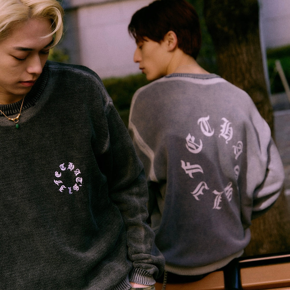 Vintage styles Circle logo knit