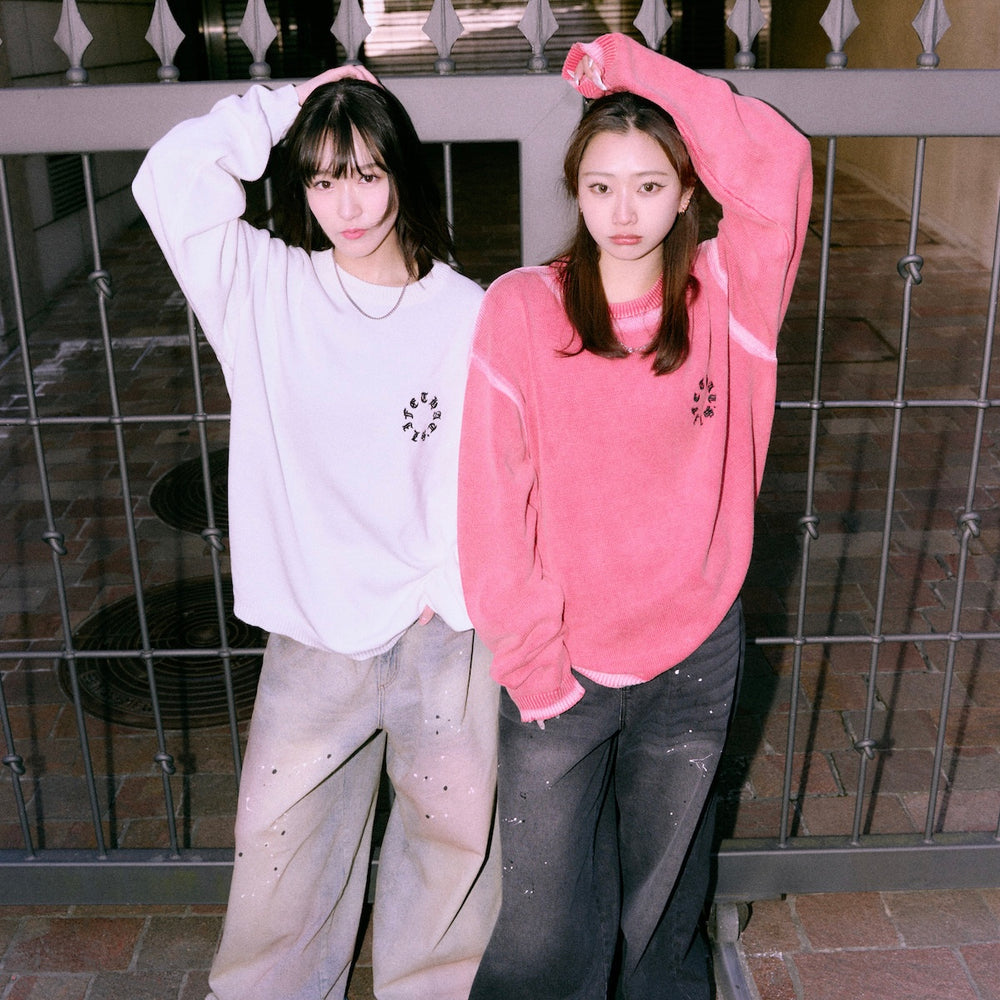 Vintage styles Circle logo knit