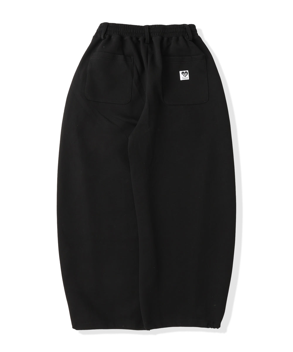 TL heart logo patch balloon sweat pants