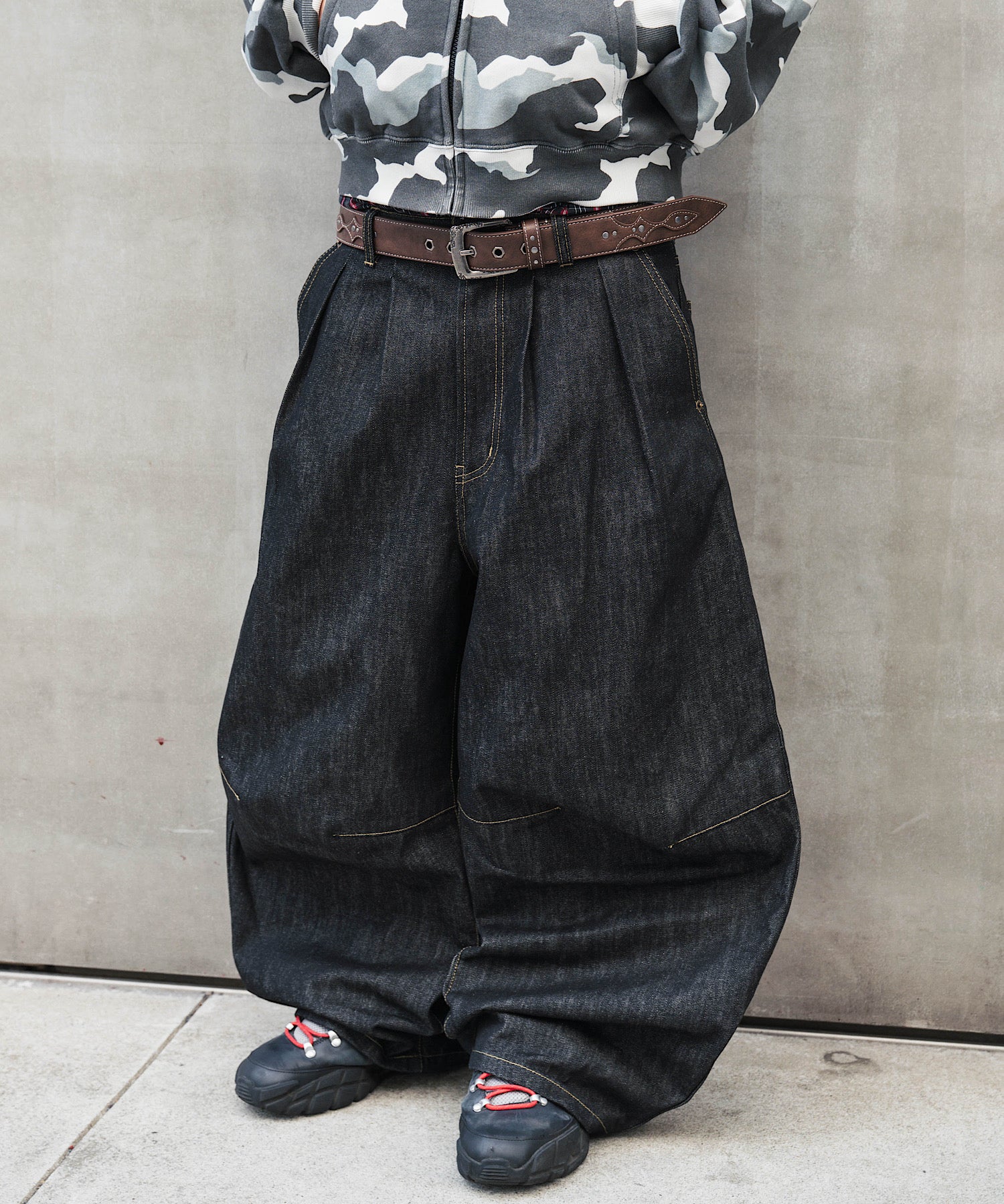 パンツ Star Embroidery Tuck Rigid Baggy Denim Star Embroidery Tuck Rigid Baggy Denim Pants – That's life online