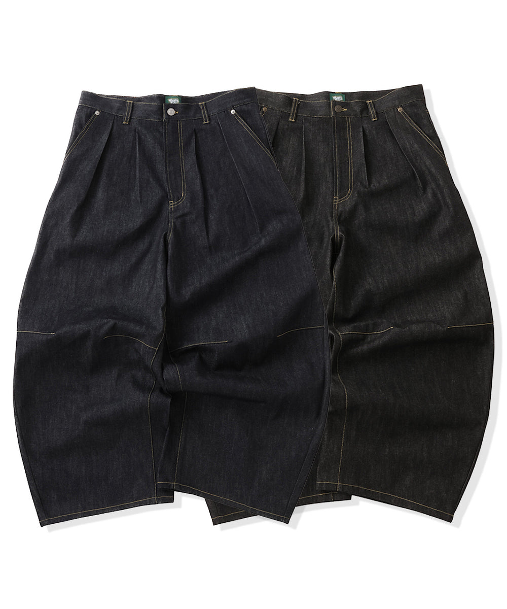 Star Embroidery Tuck Rigid Baggy Denim Pants