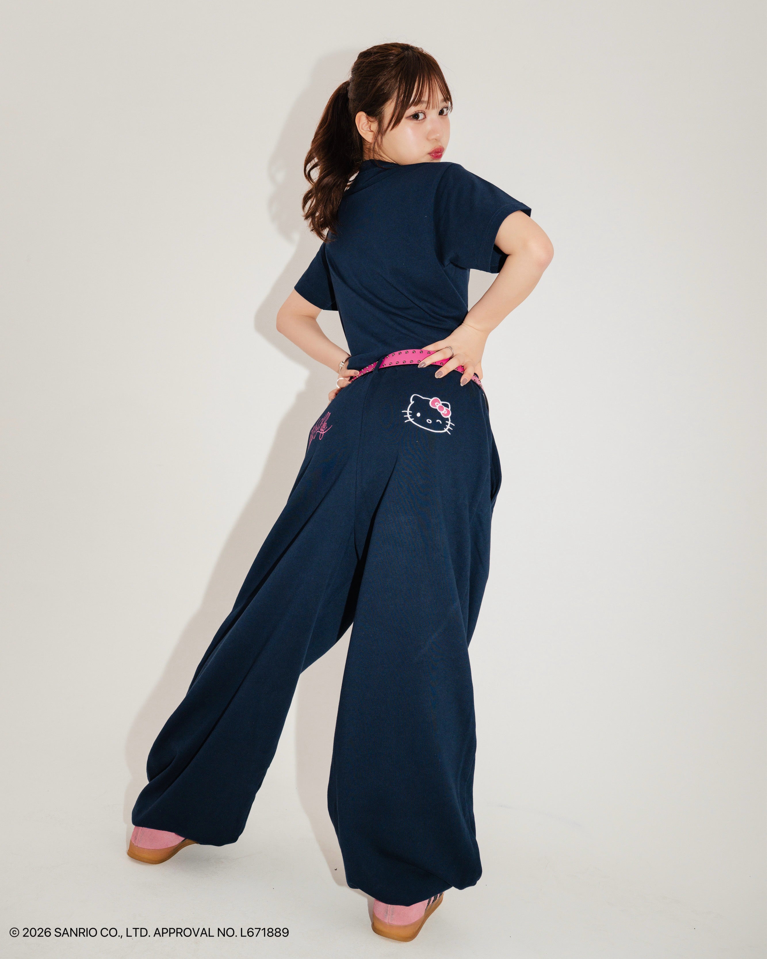 HELLO KITTY × Double Embroidery sweat pants – That's life online store