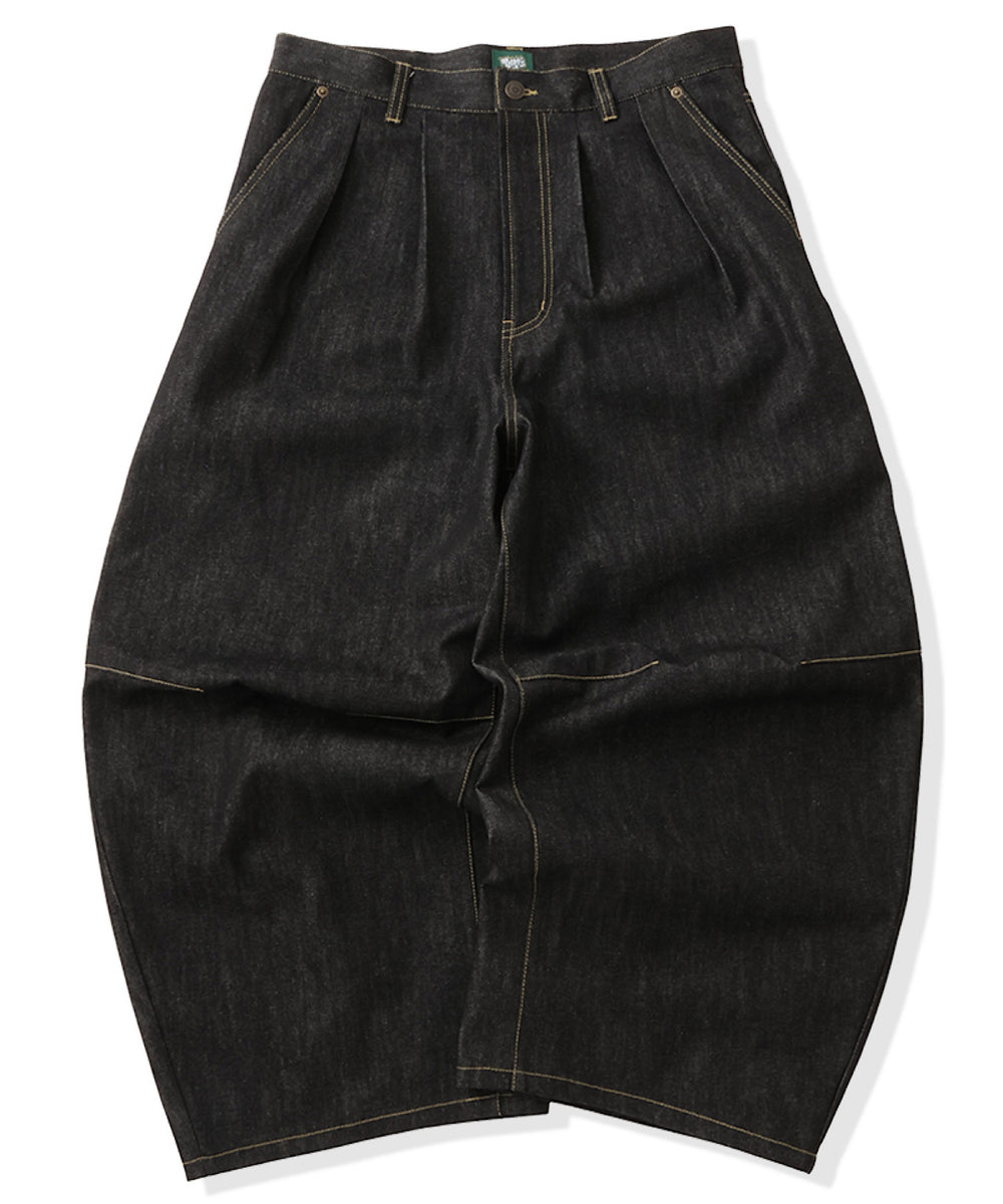 Star Embroidery Tuck Rigid Baggy Denim Pants