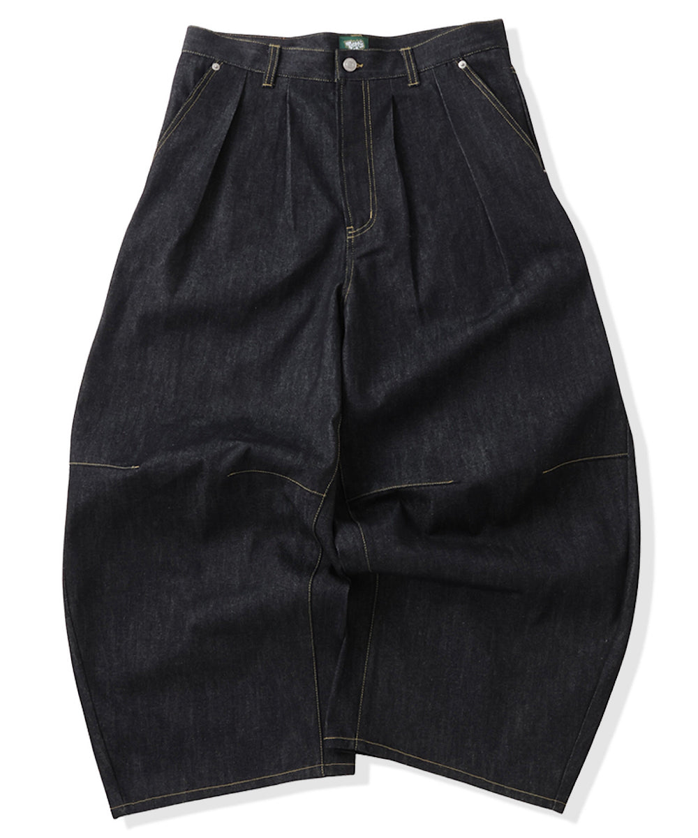 Star Embroidery Tuck Rigid Baggy Denim Pants
