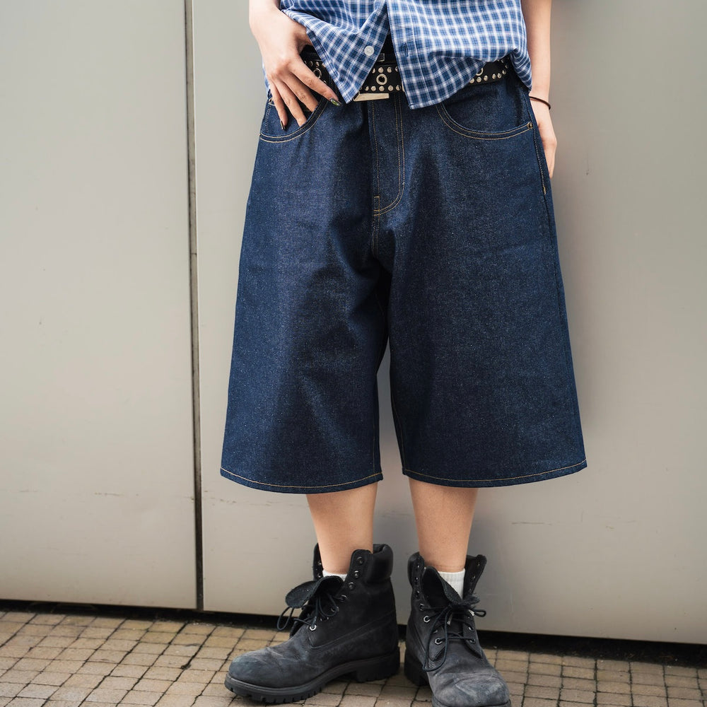 "CHILL LIFE" Rigid Denim shorts