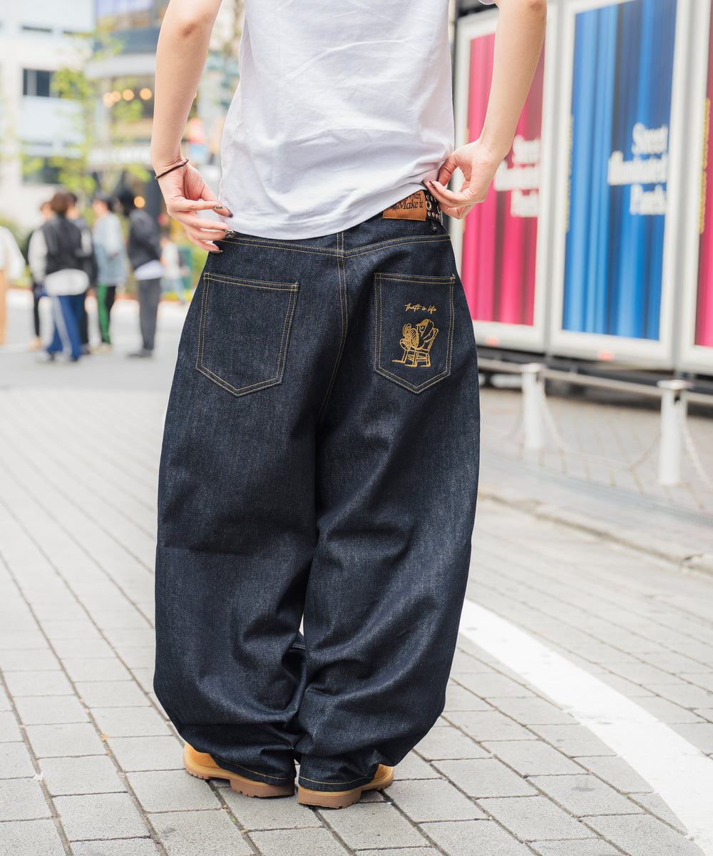 "CHILL LIFE" Rigid balloon Denim pants free