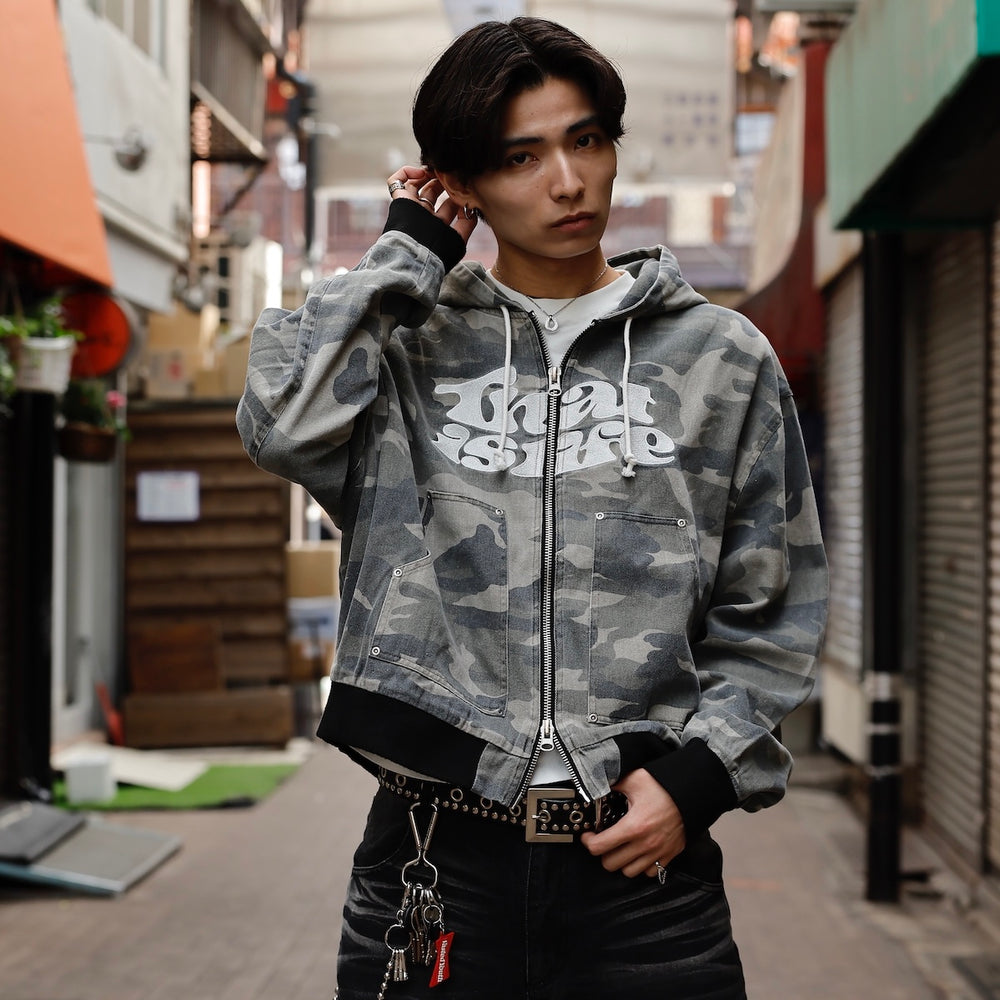 Front wave logo camo jacket