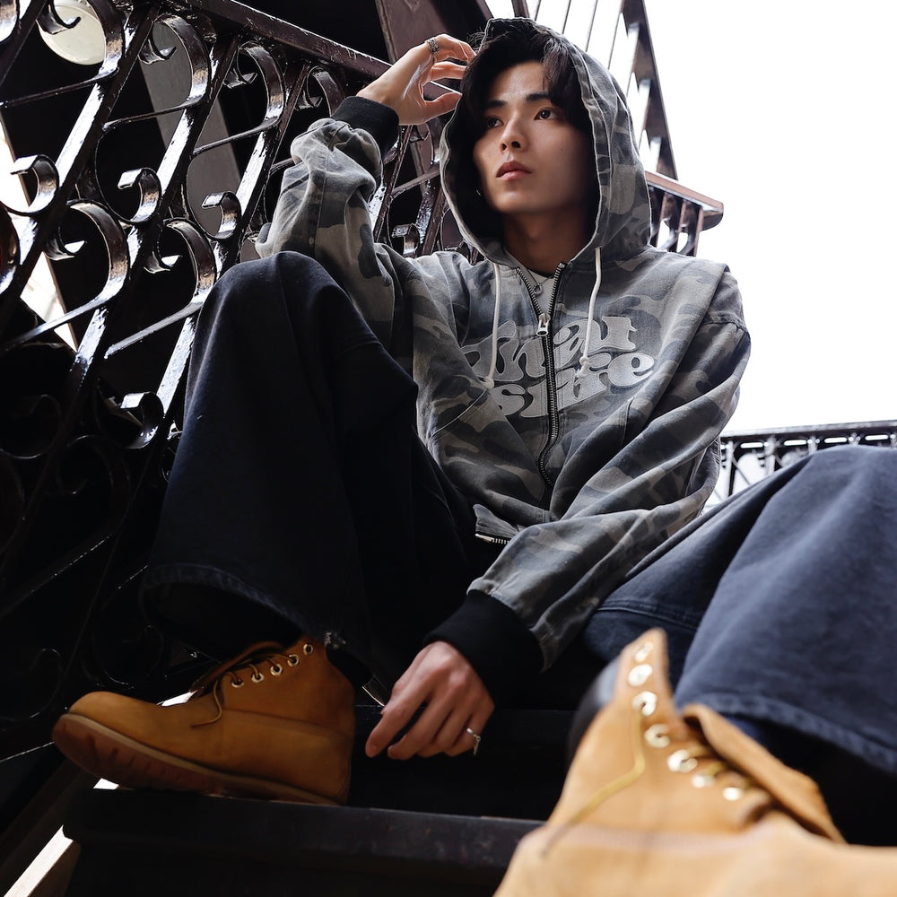 Front wave logo camo jacket