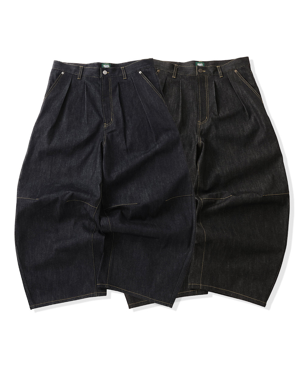 Star Embroidery Tuck Rigid Baggy Denim Pants